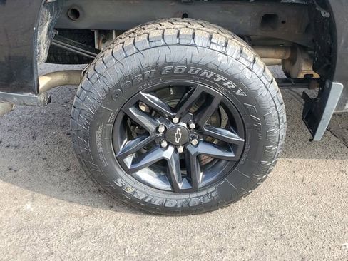 Used 2019 Chevrolet Silverado 1500 Custom Trail Boss w/ Custom Convenience Package image 5