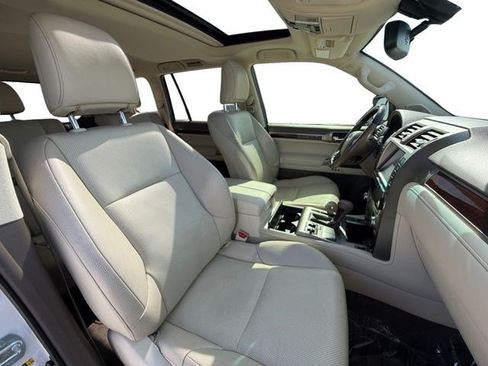 Used 2017 Lexus GX 460 Premium AWD/4WD image 16