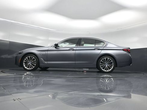 Used 2022 BMW 530e w/ Convenience Package RWD image 7