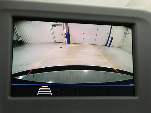Used 2020 Chevrolet Equinox LT FWD image 17