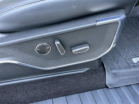 Used 2022 Ford F150 Lariat w/ Equipment Group 502A High image 25