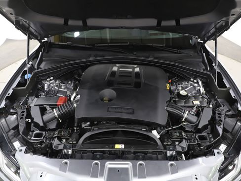 Used 2025 Jaguar F-PACE R-Dynamic S image 33