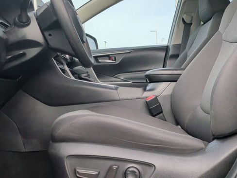 Used 2024 Toyota RAV4 XLE FWD image 12