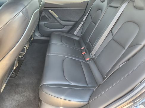 Used 2018 Tesla Model 3 Long Range image 32