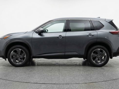 Used 2025 Nissan Rogue SV image 5