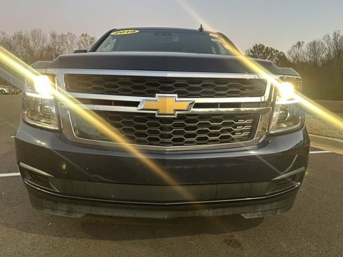 Used 2019 Chevrolet Tahoe LT image 2