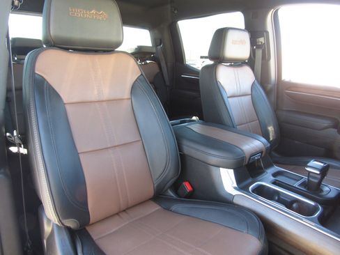 Used 2023 Chevrolet Silverado 1500 High Country w/ Z71 Off-Road Package image 11