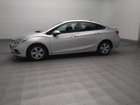 Used 2018 Chevrolet Cruze LS FWD image 2