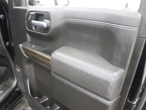 Used 2021 Chevrolet Silverado 1500 LT Trail Boss w/ Convenience Package II AWD/4WD image 33