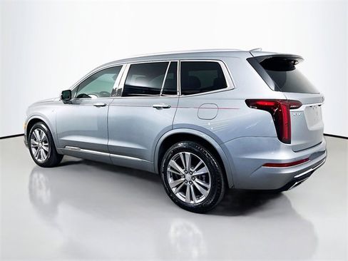 Used 2024 Cadillac XT6 Premium Luxury image 7