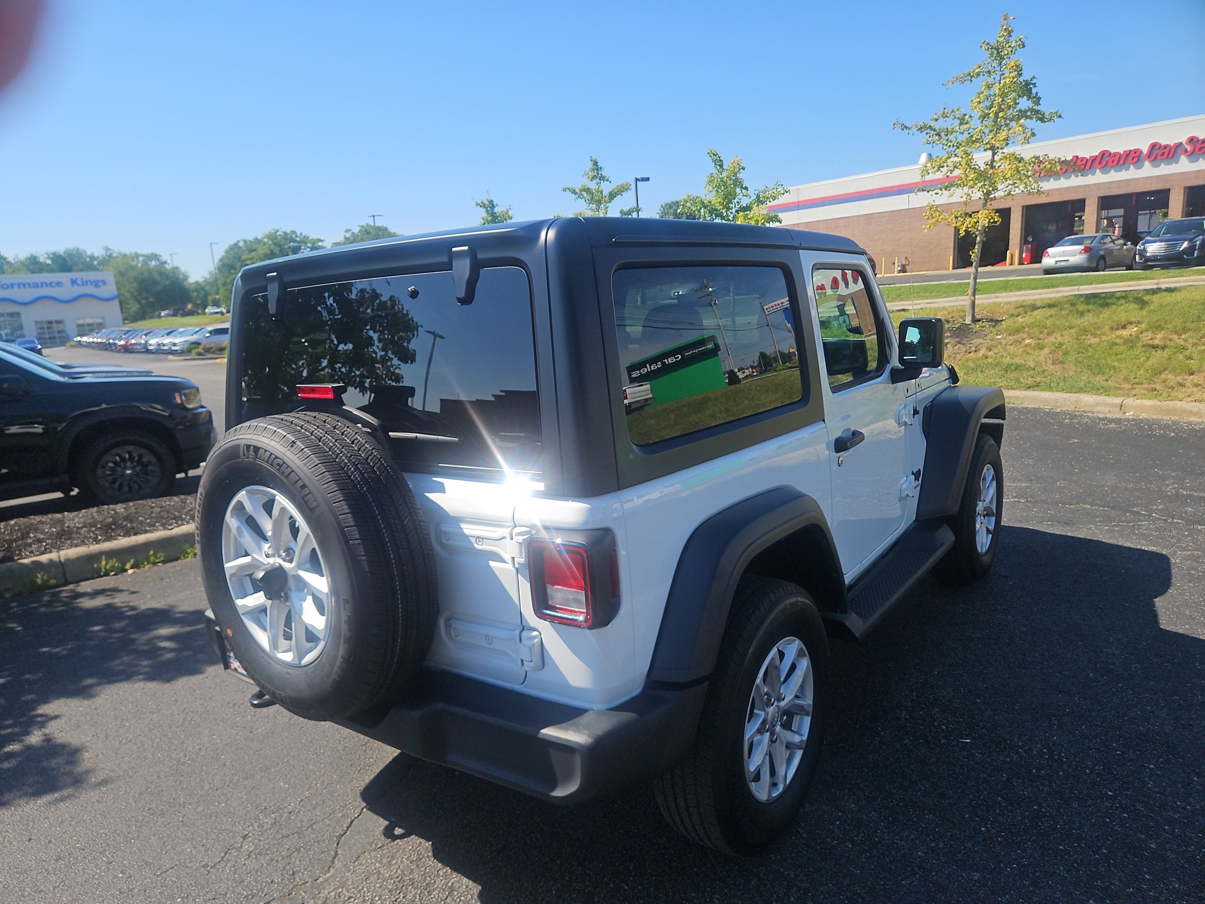 Used 2023 Jeep Wrangler Sport AWD/4WD image 13