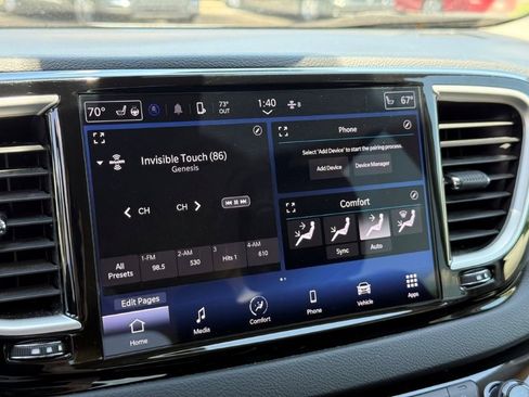 Used 2023 Chrysler Pacifica Touring-L FWD image 27