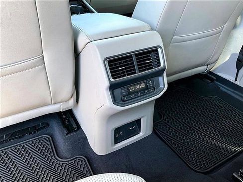 Used 2024 Volkswagen Atlas SEL Premium R-Line image 25