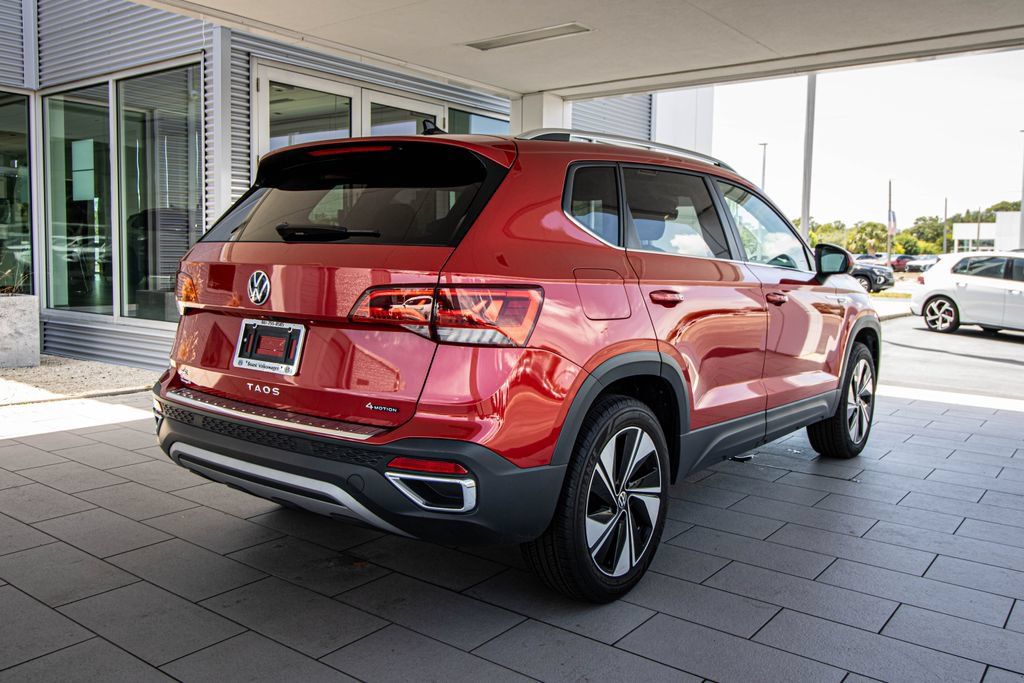 Certified 2024 Volkswagen Taos SE AWD/4WD image 2