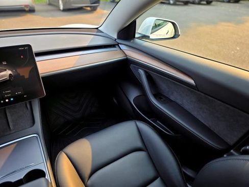 Used 2022 Tesla Model 3 Long Range AWD/4WD image 27