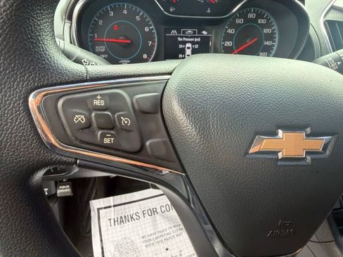 Used 2018 Chevrolet Cruze LT w/ Convenience Package FWD image 14