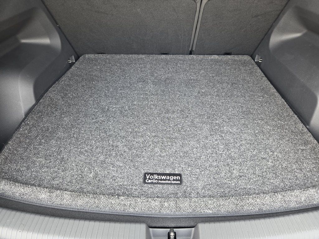 Used 2024 Volkswagen Atlas Cross Sport SE FWD image 26