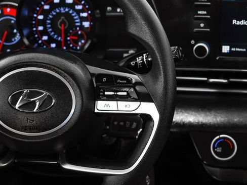 Used 2021 Hyundai Elantra SE w/ Cargo Package image 15