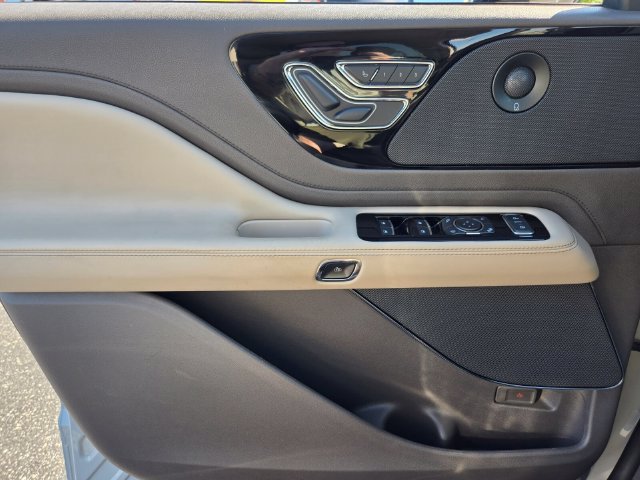 Used 2020 Lincoln Aviator Reserve w/ Elements Package Plus AWD/4WD image 34
