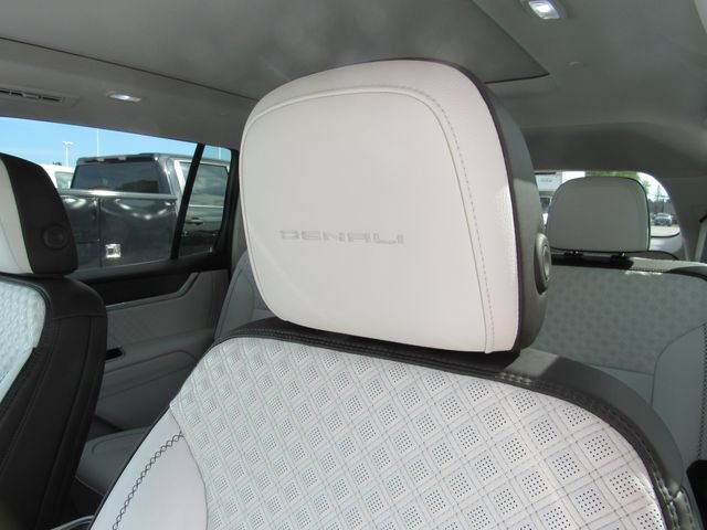Used 2024 GMC Acadia Denali w/ Super Cruise Package FWD image 14