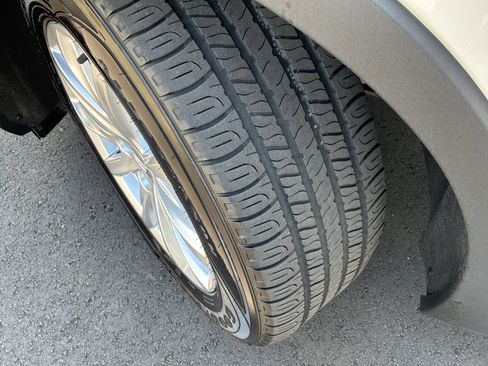 Used 2019 Cadillac XT4 Luxury FWD image 12