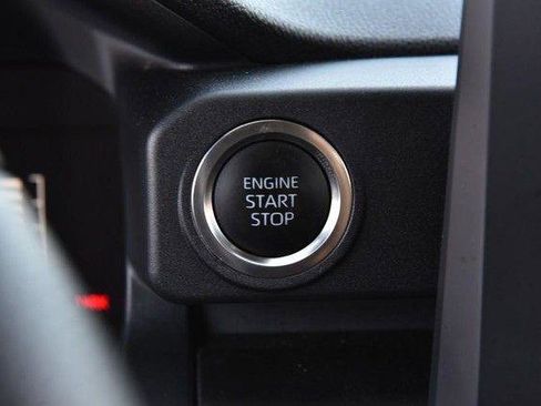 Used 2025 Toyota 4Runner SR5 image 18