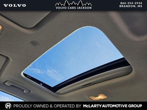 Used 2024 Hyundai Venue SEL image 19