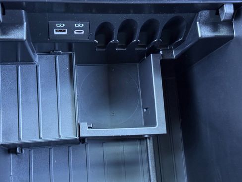 Used 2025 Toyota Tundra Limited image 33