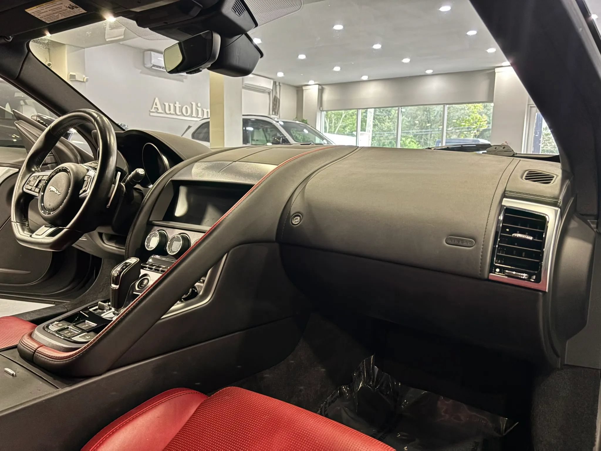 Used 2020 Jaguar F-TYPE Convertible RWD image 10