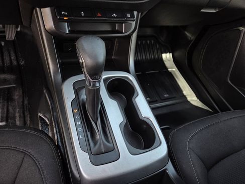 Used 2022 Chevrolet Colorado LT w/ Fleet Safety Package RWD image 12