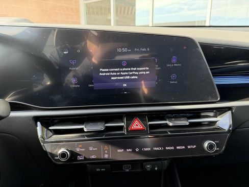 Used 2024 Kia Niro EX image 24