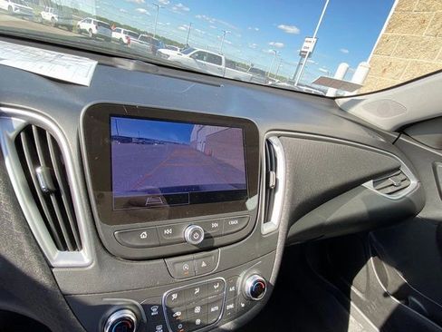 Used 2023 Chevrolet Malibu LT FWD image 19