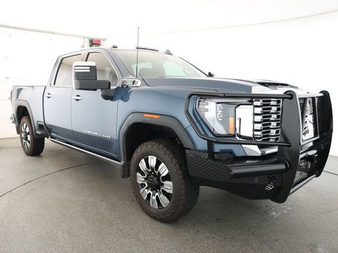 Used 2024 GMC Sierra 2500 Denali w/ Denali Reserve Package image 3