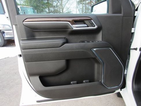 Certified 2023 GMC Sierra 1500 SLE image 11