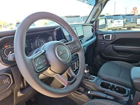 Used 2025 Jeep Wrangler Unlimited Sport AWD/4WD image 10
