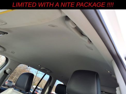 Used 2023 Jeep Grand Cherokee Limited w/ Luxury Tech Group II image 14