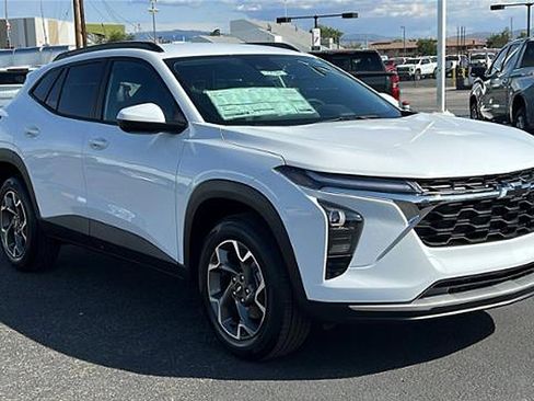 New 2025 Chevrolet Trax LT w/ Driver Confidence Package image 3