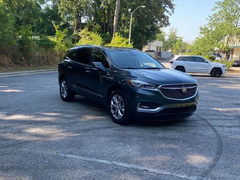 Used 2020 Buick Enclave Avenir w/ Avenir Technology Package AWD/4WD image 3