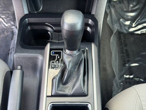 Used 2018 Toyota Tacoma SR5 AWD/4WD image 29