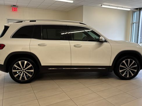 Used 2022 Mercedes-Benz GLB 250 4MATIC w/ Premium Package Lite image 3