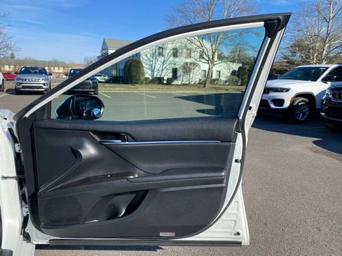 Used 2021 Toyota Camry XLE w/ Cold Weather Package image 32
