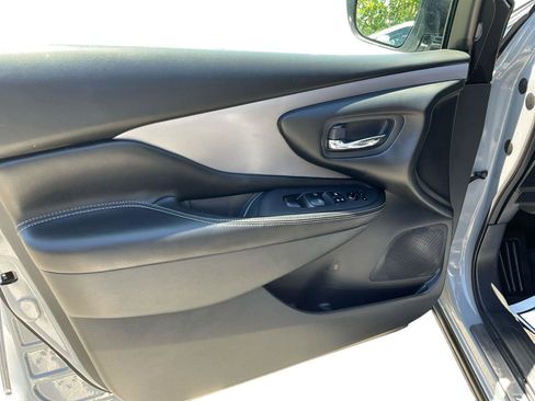 Used 2023 Nissan Murano SV w/ SV Midnight Edition Package FWD image 14