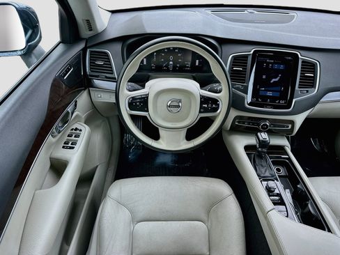 Used 2019 Volvo XC90 T5 Momentum w/ Protection Package Premier FWD image 19