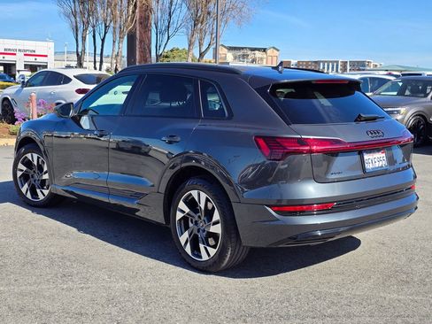 Used 2023 Audi e-tron Premium w/ Convenience Plus Package image 3