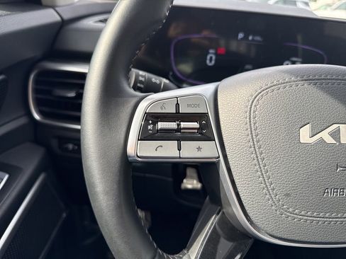 Used 2025 Kia Telluride S image 18