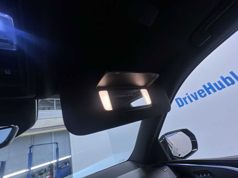 Used 2023 Cadillac Escalade Premium Luxury image 33