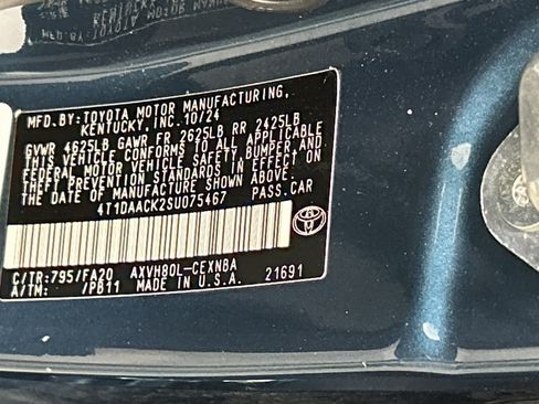 Used 2025 Toyota Camry LE FWD image 32