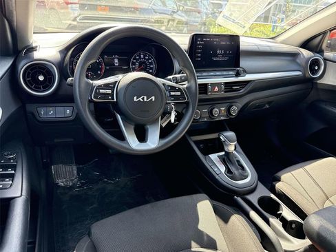 Used 2023 Kia Forte LXS w/ LXS Technology Package image 16