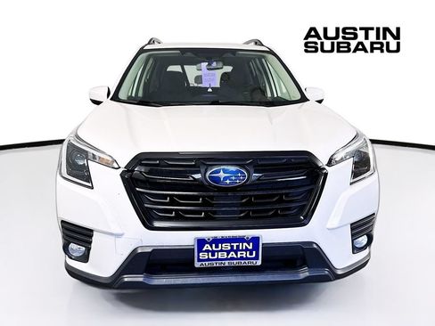Used 2022 Subaru Forester Premium AWD/4WD image 2