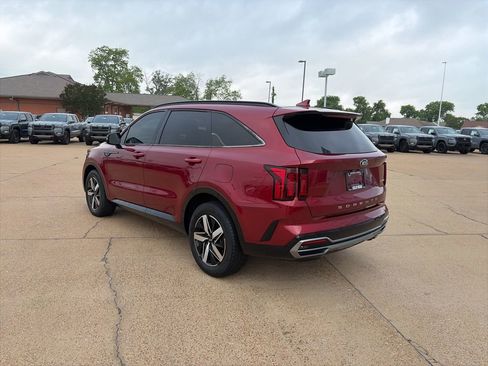Used 2021 Kia Sorento EX w/ Panoramic Sunroof Package FWD image 3